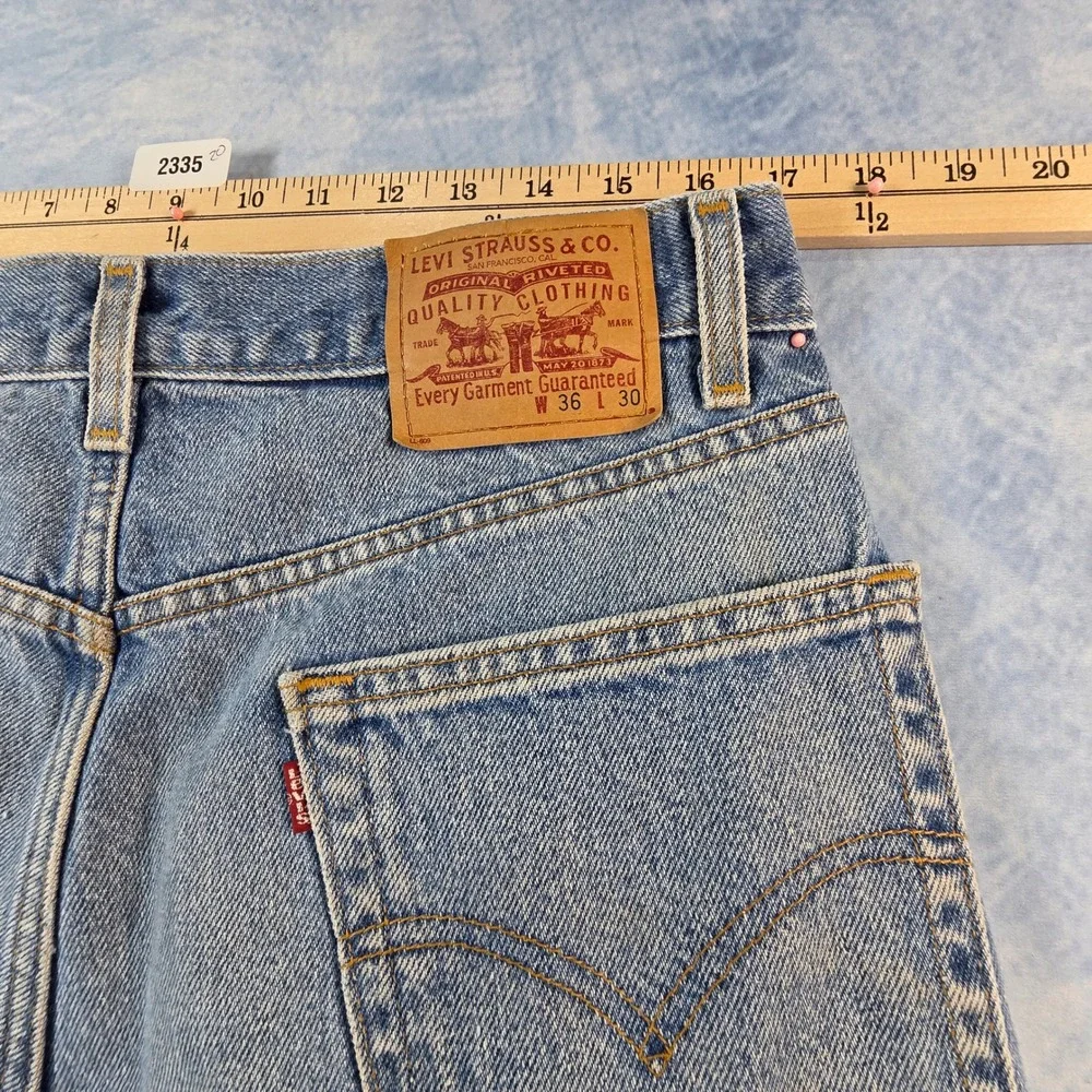 Y2K 2002 Levis Relaxed Straight‎ Leg Jeans Light Wash Blue Denim Mens 550 Style